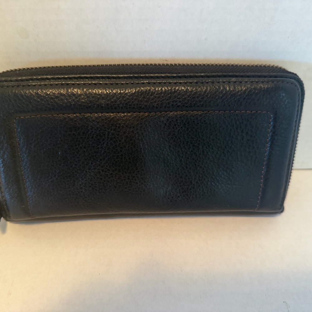 HOBO International Black Leather Zip Wallet - Picture 2 of 9